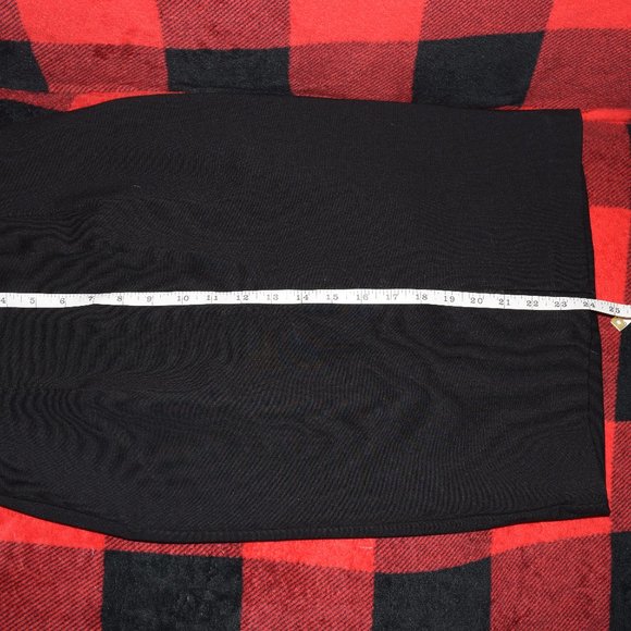 Pencil skirt with front slit - Picture 3 of 7